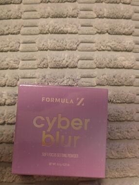 Formula Z Cyber Blur Soft Focus Setting Powder